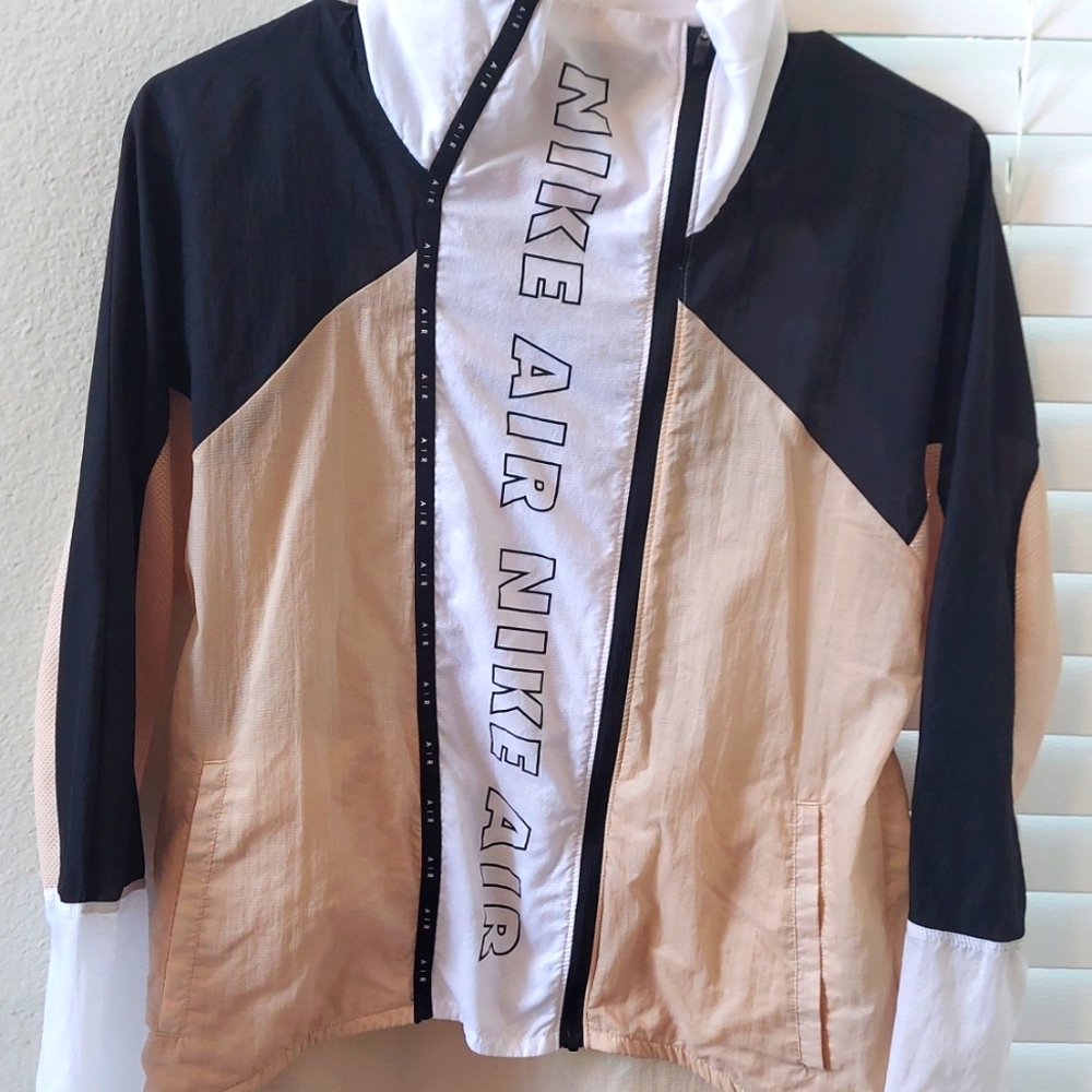 Nike lightweight sports jacket